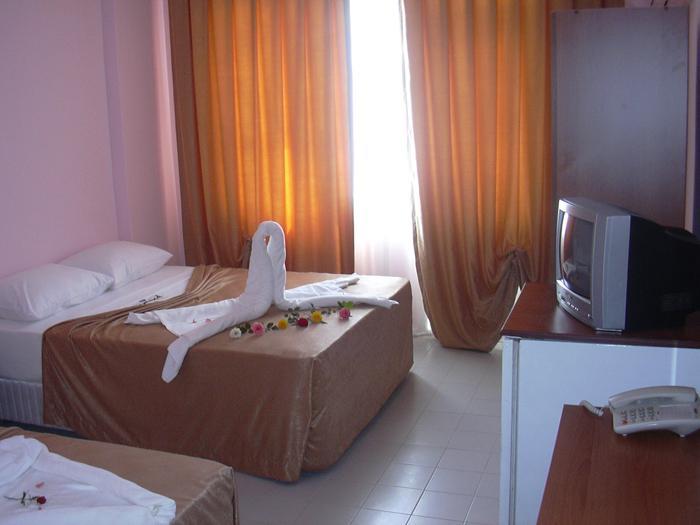 Blue Diamond Alya Hotel Аланя Стая снимка
